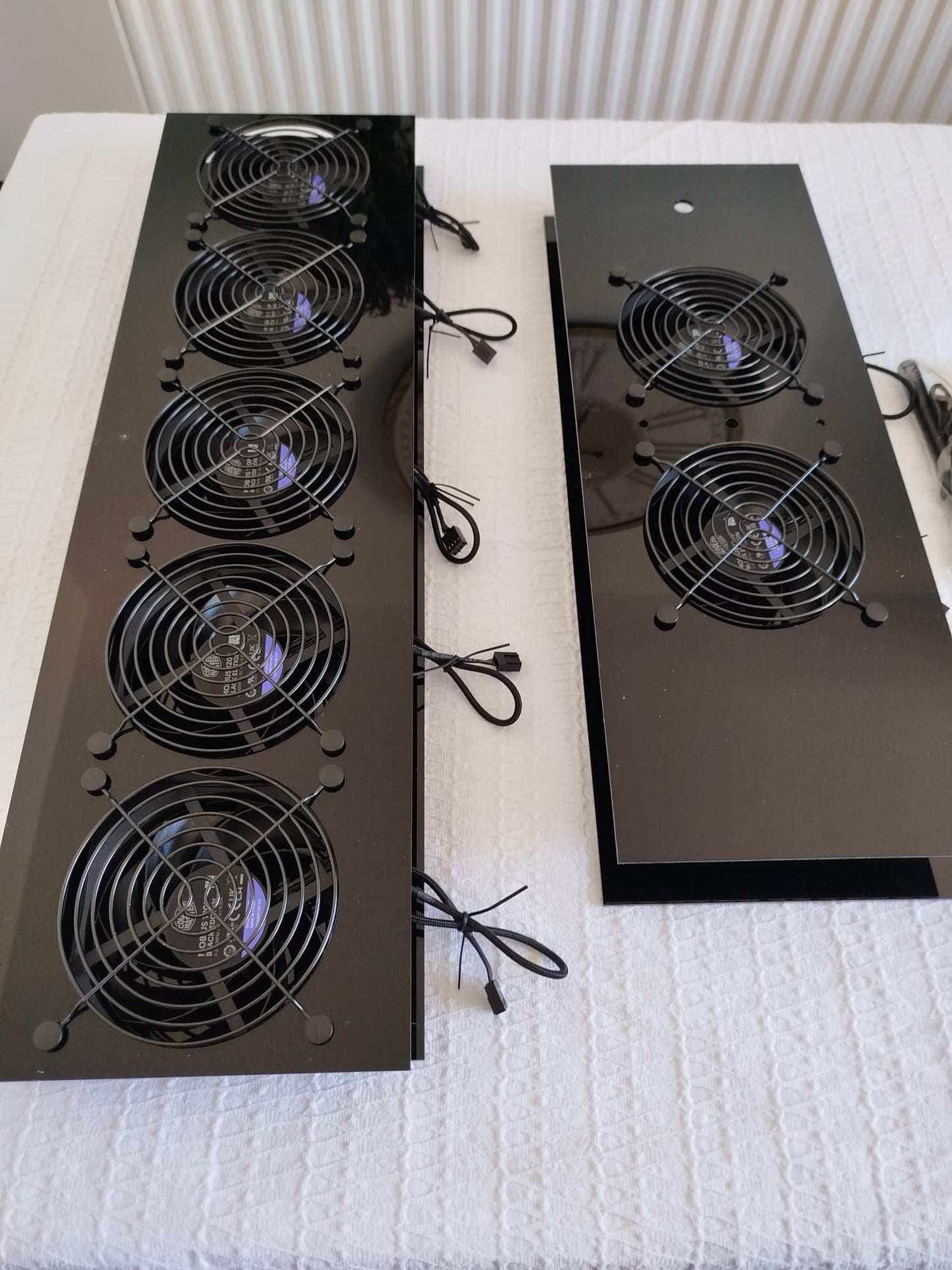 Luggable Fan Panel Obsidian — front view both variants