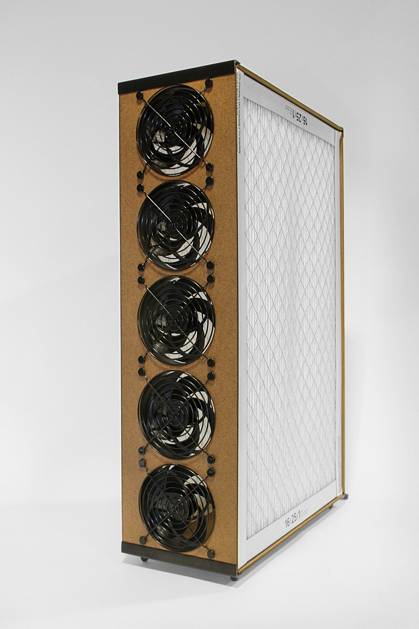 EnergyStar certified Luggable efficient air cleaning