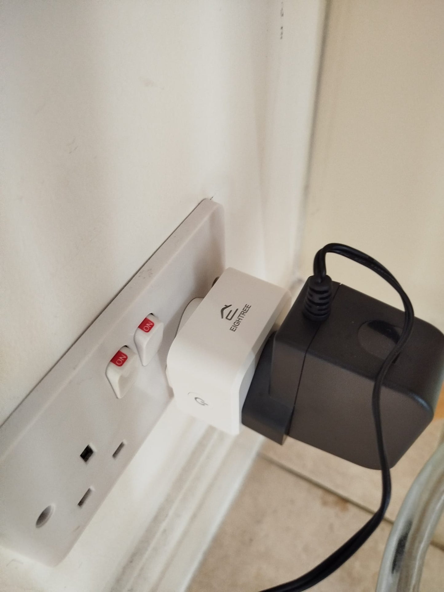 Veya-Ready Smart Plug powering a Luggable air purifier — remote control and energy monitoring
